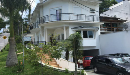 Casa à venda com 3 suítes no condomínio Aruã, Mogi das Cruzes - SP