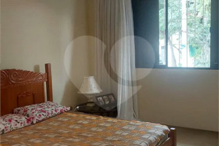Sobrado à venda com 3 quartos, sendo 1 suíte, em Parque Vitória, São Paulo, SP