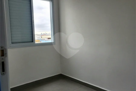 Casa à venda com 2 quartos, sendo 1 suíte, no condomínio Residencial Sanches, São Paulo - SP