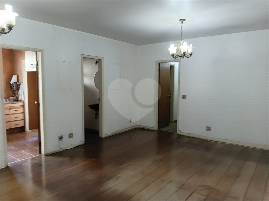 Apartamento à venda com 3 quartos, sendo 1 suíte,  em Higienópolis, São Paulo, SP