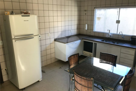 Casa à venda com 5 quartos, sendo 2 suítes,  em Jardim Maristela, Atibaia, SP