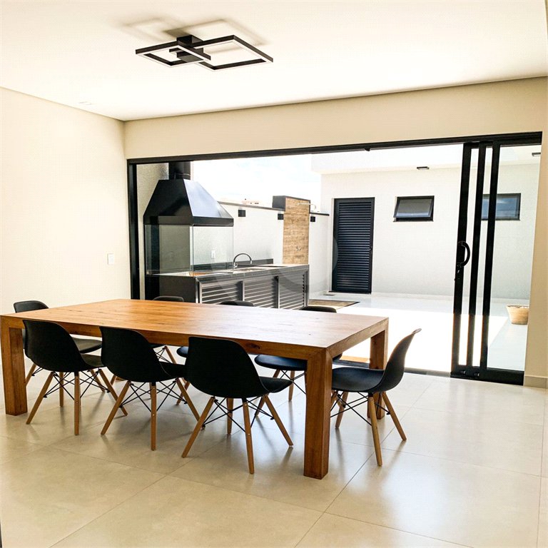 Casa à venda com 3 suítes no condomínio Residencial Mantova, Indaiatuba - SP