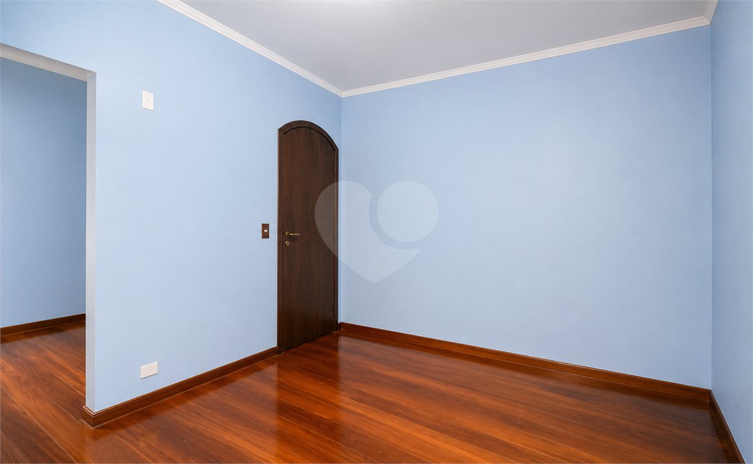 Sobrado à venda com 3 quartos, sendo 1 suíte, em Jardim Utinga, Santo André, SP