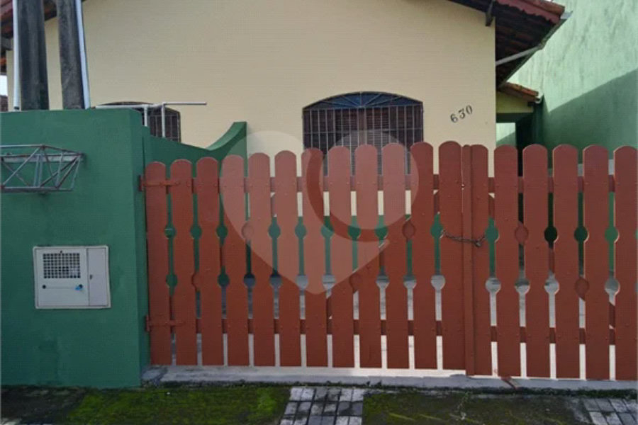 Casa Térrea à venda com 2 quartos, sendo 1 suíte, no Centro, Itanhaém, SP