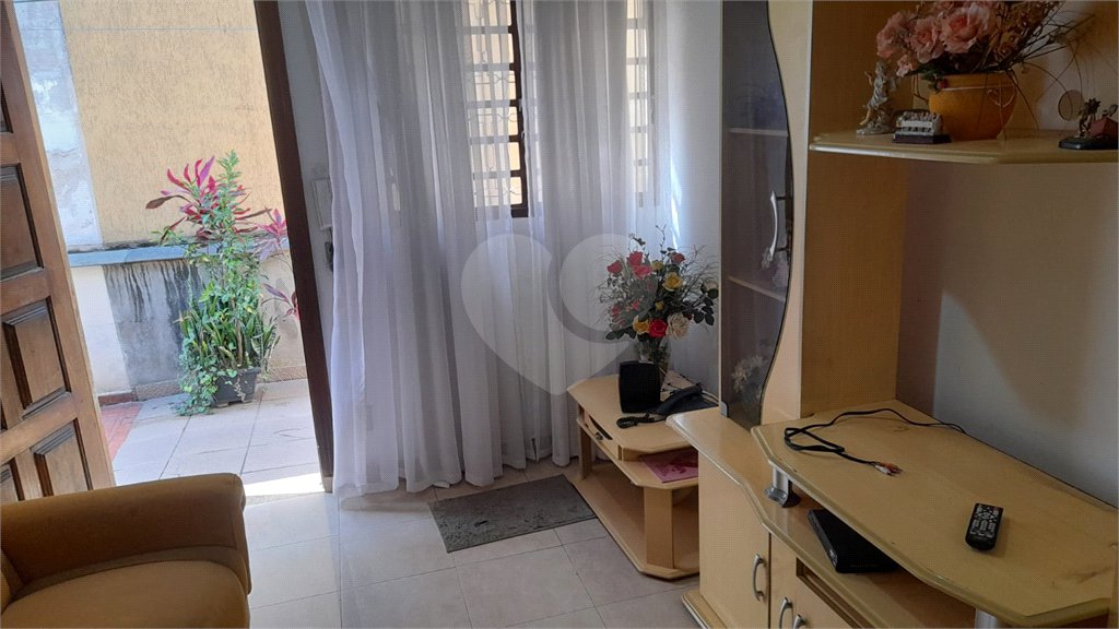 Casa de Vila à venda com 3 quartos, sendo 1 suíte, em Pari, São Paulo, SP