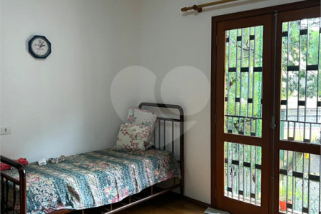 Casa à venda com 3 quartos, sendo 1 suíte, em Vila Mariana, São Paulo, SP