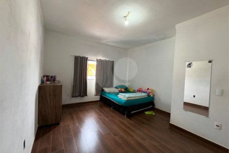 CASA A VENDA N EMBARÉ