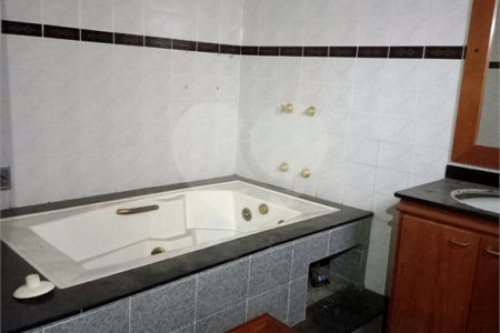 Sobrado à venda com 3 quartos, sendo 1 suíte, em Vila Lageado, São Paulo, SP