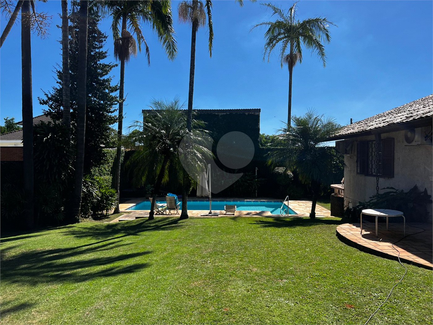 Casa Térrea à venda com 5 quartos, sendo 3 suítes, em Interlagos, São Paulo, SP