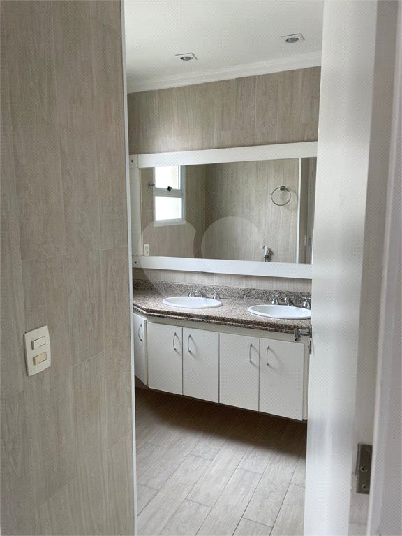 Apartamento à venda com 3 suítes em Campo Belo, São Paulo, SP
