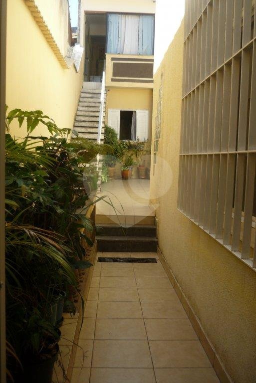 Sobrado à venda com 4 quartos, sendo 2 suítes, em Vila Paulicéia, São Paulo, SP