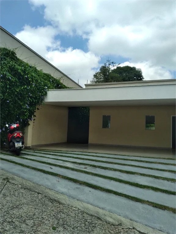 Casa à venda com 4 suítes no condomínio Saint Thomás Rua Uruana,9, Carapicuíba - SP