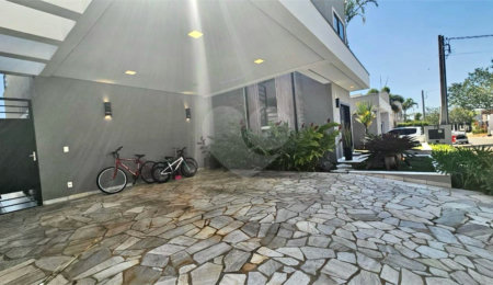Casa à venda com 3 suítes em Vila Popular, Itapetininga, SP
