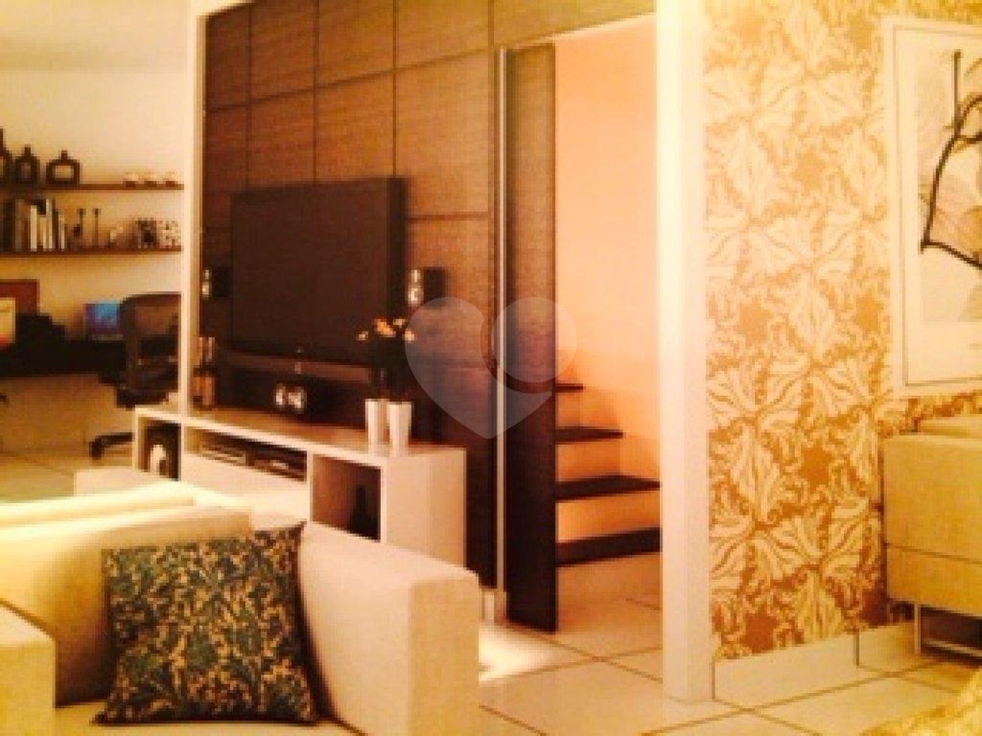 Casa à venda com 4 quartos, sendo 2 suítes, no condomínio Residencial Floresta, São Paulo - SP