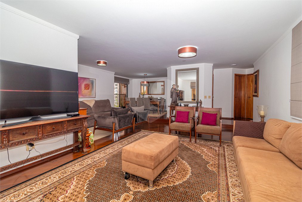 Apartamento à venda com 4 quartos, sendo 2 suítes, em Campo Belo, São Paulo, SP