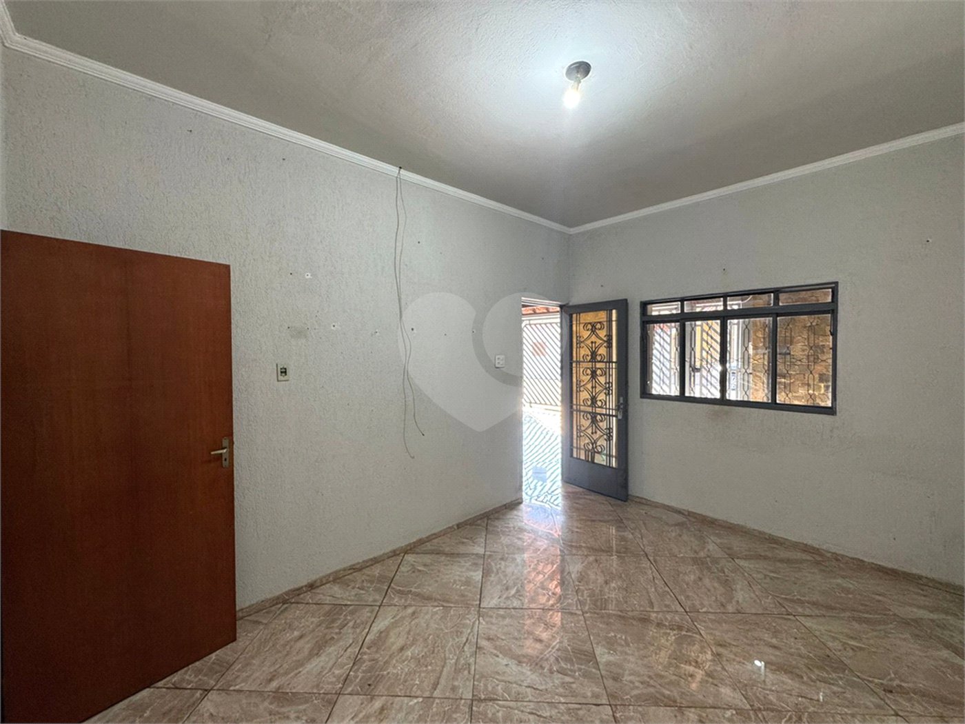 Casa á venda, com 2 Dormitórios e Edícula, em São Carlos-SP.