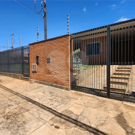 Casa à venda com 3 quartos, sendo 2 suítes, em Jardim Europa (vila Xavier), Araraquara, SP