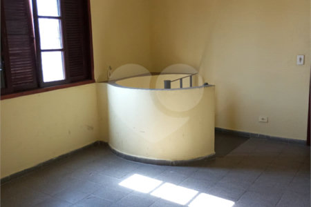 Casa à venda com 3 quartos, sendo 2 suítes, em Jardim Maria Duarte, São Paulo, SP
