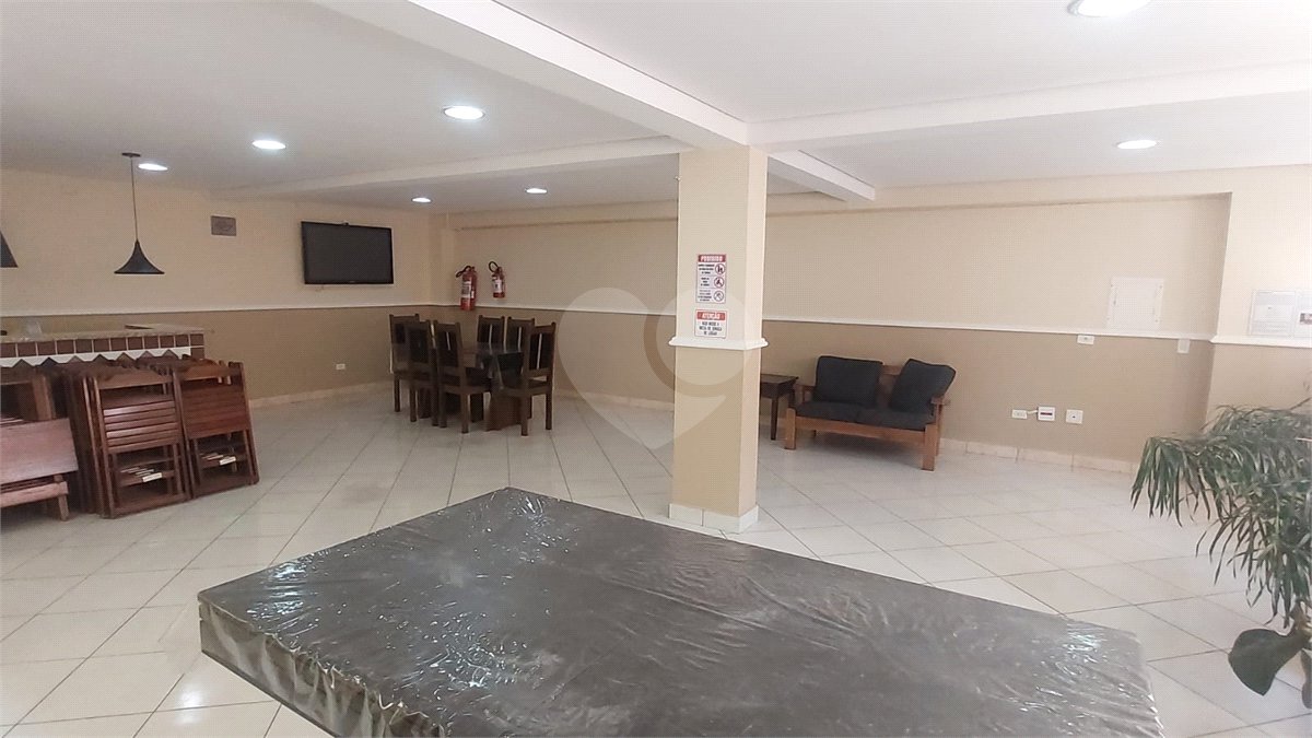 Casa para alugar com 3 quartos, sendo 1 suíte, no condomínio Santanna, São Paulo - SP