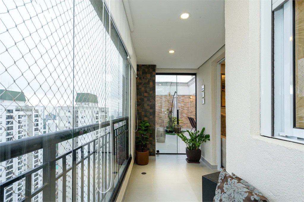 Apartamento à venda com 3 quartos, sendo 1 suíte, em Jardim Parque Morumbi, São Paulo, SP