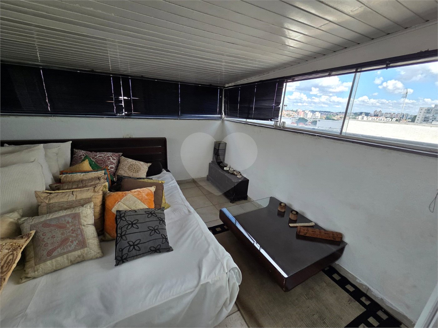 Cobertura à venda com 3 quartos, sendo 1 suíte, em Cidade São Francisco, São Paulo, SP