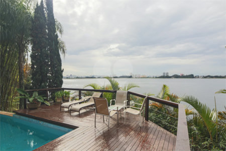 Casa à venda com 4 suítes em Guarapiranga, São Paulo, SP
