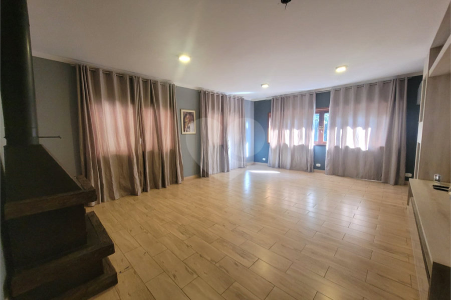 Casa para alugar com 5 quartos, sendo 2 suítes,  no condomínio Alpes de Caieiras, Caieiras - SP