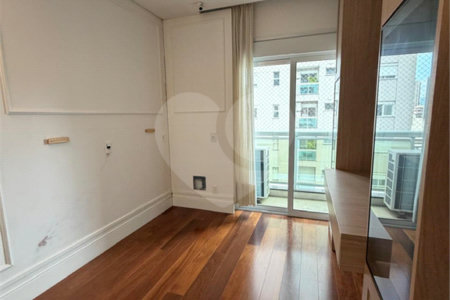 Apartamento à venda com 4 quartos, sendo 3 suítes, em Itaim Bibi, São Paulo, SP
