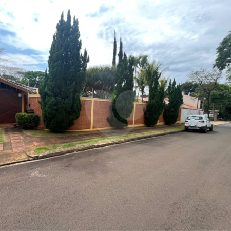 Casa à venda com 3 quartos, sendo 1 suíte, em Parque Santa Marta, São Carlos, SP