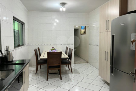 Sobrado à venda com 3 quartos, sendo 1 suíte,  em Vila Pirituba, São Paulo, SP