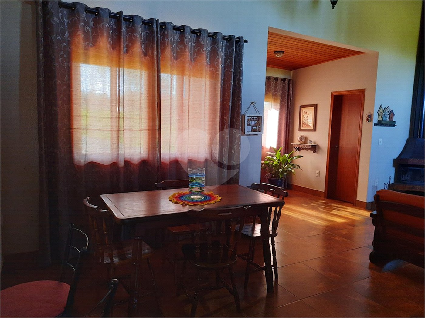 Casa à venda com 3 quartos, sendo 1 suíte,  no condomínio Village Ipanema 1, Araçoiaba da Serra - SP