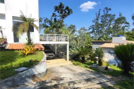 Casa à venda com 3 quartos, sendo 1 suíte, no condomínio Clube Florada Suzano, Suzano - SP