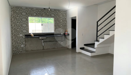Sobrado à venda com 2 suítes em Residencial Jardins da Catalunha, Atibaia, SP