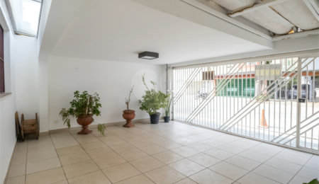 Sobrado à venda com 3 quartos, sendo 1 suíte,  em Chácara Santo Antônio, São Paulo, SP