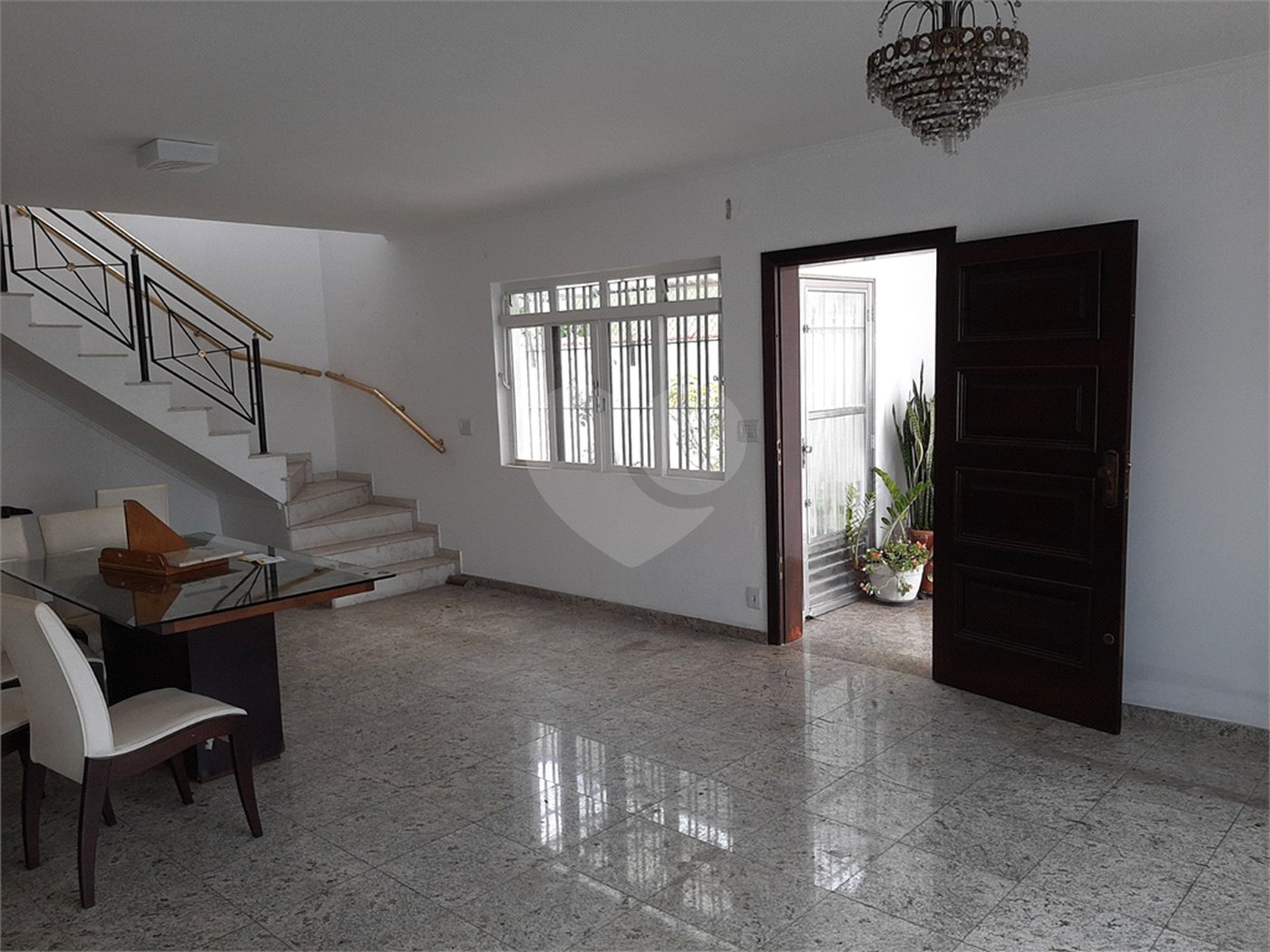 Sobrado à venda ou para alugar com 3 quartos, sendo 1 suíte, em Vila Paulista, São Paulo, SP