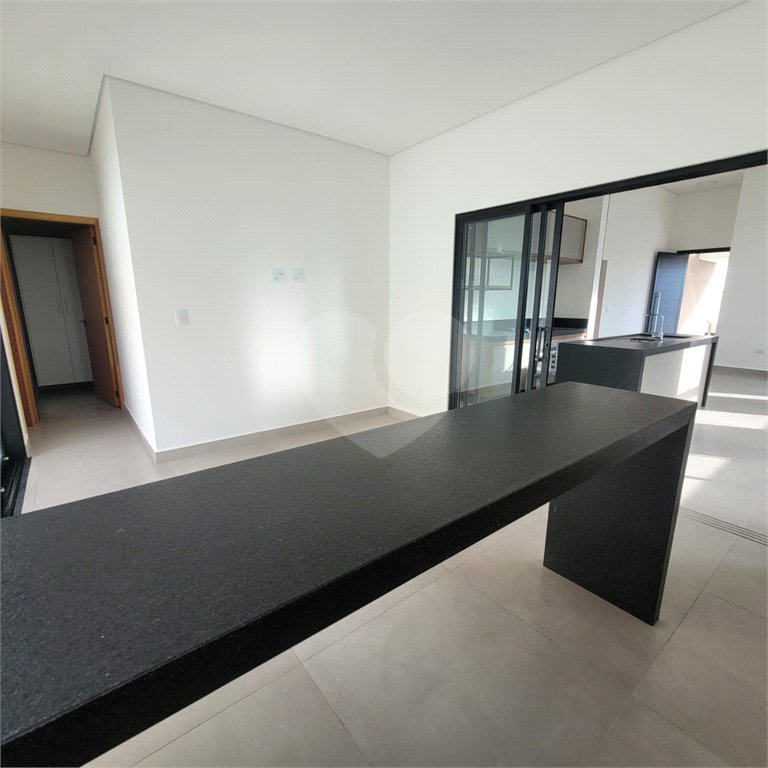 Casa à venda com 3 quartos, sendo 1 suíte, no condomínio Residencial Lagos D Icarai, Salto - SP