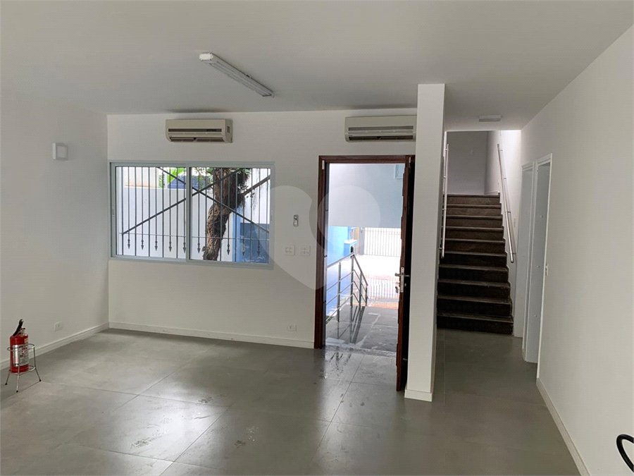 Sobrado à venda ou para alugar com 7 quartos, sendo 3 suítes, em Vila Mariana, São Paulo, SP