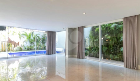 Casa à venda com 4 suítes no condomínio Hípica Garden, São Paulo - SP