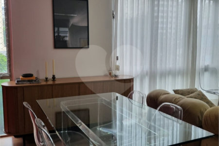 Apartamento à venda com 2 quartos em Moema, São Paulo, SP