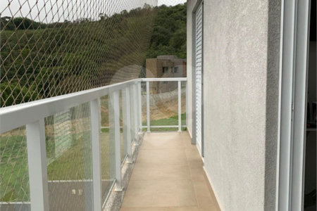 Casa à venda com 3 quartos, sendo 1 suíte, no condomínio Residencial Ponderosa, São Roque - SP