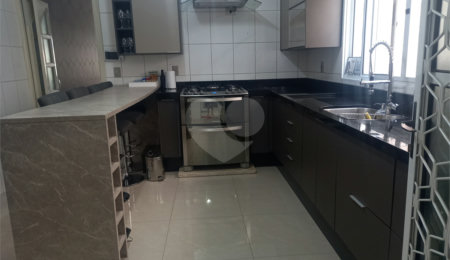 Sobrado à venda com 3 quartos, sendo 1 suíte,  em Tremembé, São Paulo, SP