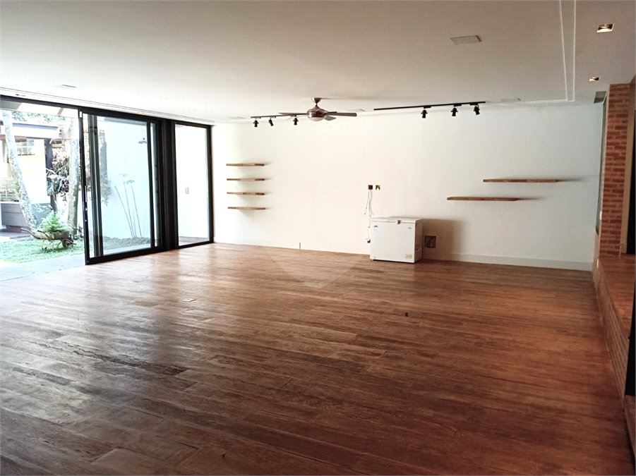 Casa de Vila à venda com 4 suítes em Granja Julieta, São Paulo, SP