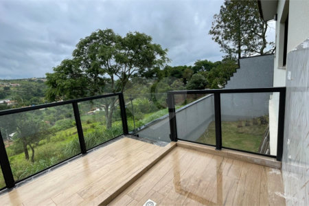 Casa térrea encantadora - Terreno 544m² (17 x 32m), com 198m² no Bairro Estância Brasil - Atibaia