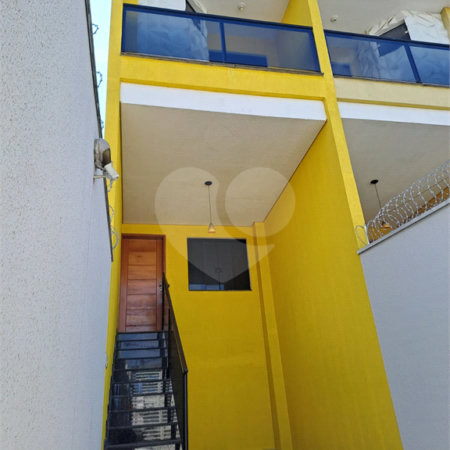 Sobrado novo de 3 quartos, 1 suíte, com 100 m², 2 vagas de garagem à venda no Jardim Eliane SP