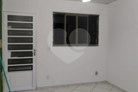 Casa térrea no Jardim Zavaglia.