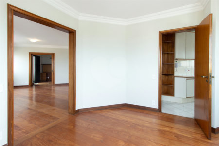 Apartamento a Venda na Chácara Santo Antônio, 163 m², 3 suítes, 2 vagas,, lazer e próximo ao parque