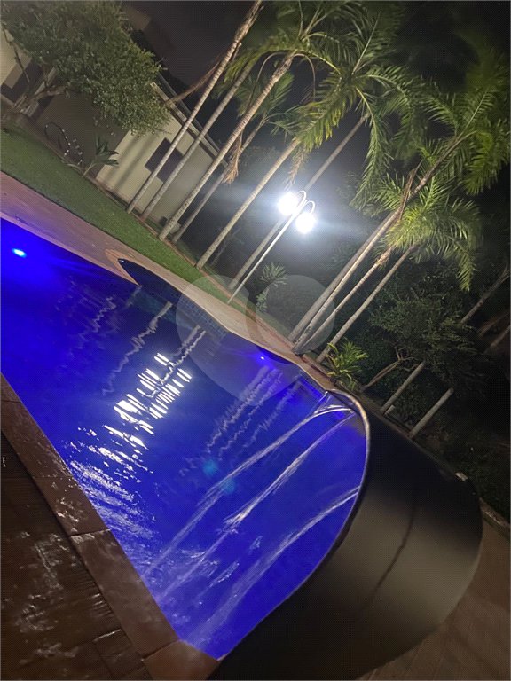 Casa à venda com 4 quartos, sendo 3 suítes, no condomínio Terras de Mont Serrat, Salto - SP