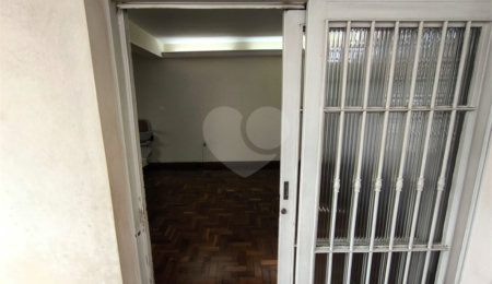 Sobrado à venda com 5 quartos, sendo 1 suíte,  em Jardim Trussardi, São Paulo, SP