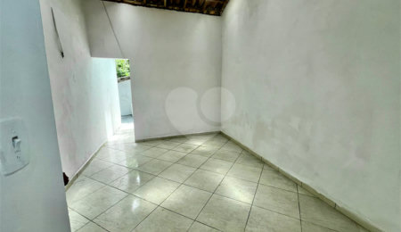 Casa à venda com 2 quartos em Vila Deyse, Itapetininga, SP
