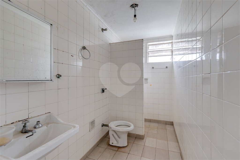 Sobrado à venda com 5 quartos, sendo 3 suítes,  em Jardim Luzitânia, São Paulo, SP